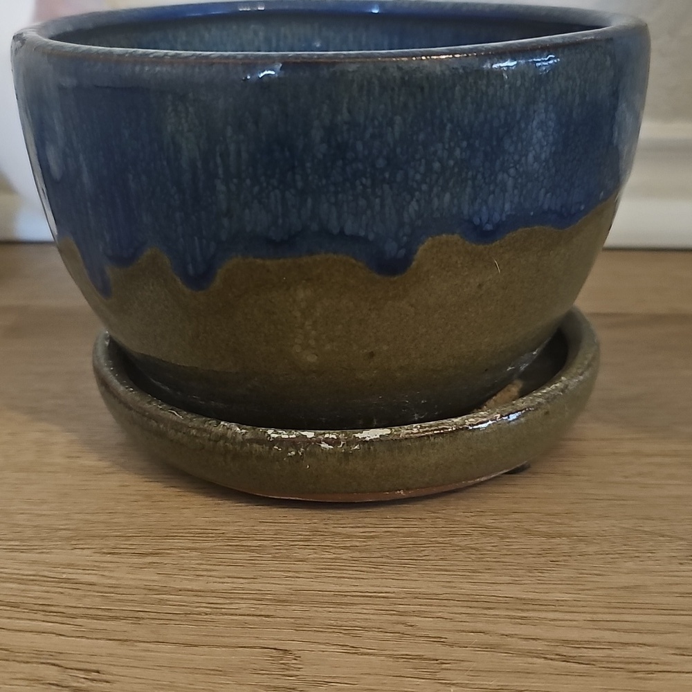 Blue & Tan Ceramic Planter With Saucer and Drainage Holes Preowned 6"x6"x4" - Picture 11 of 12